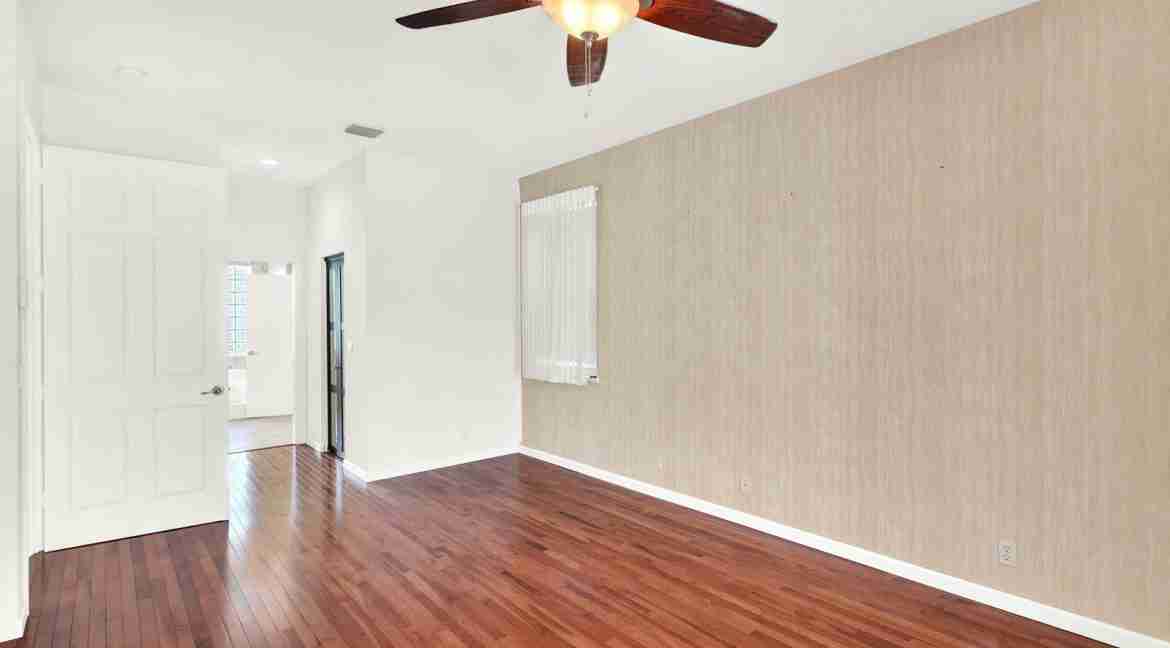 2217_SE_Montrose_Lane-28