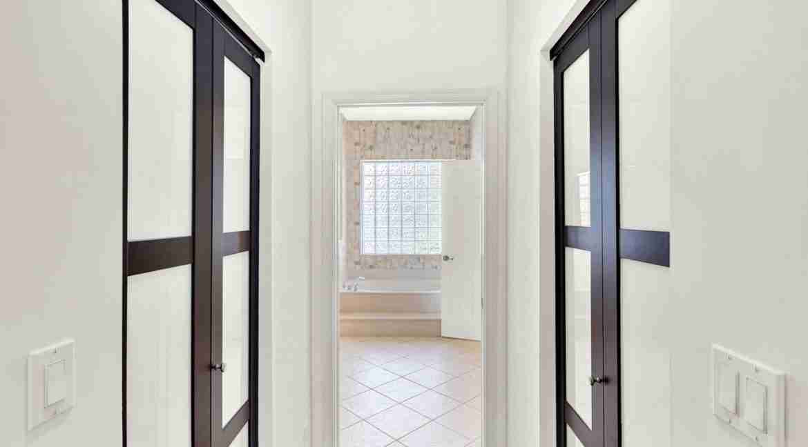 2217_SE_Montrose_Lane-29