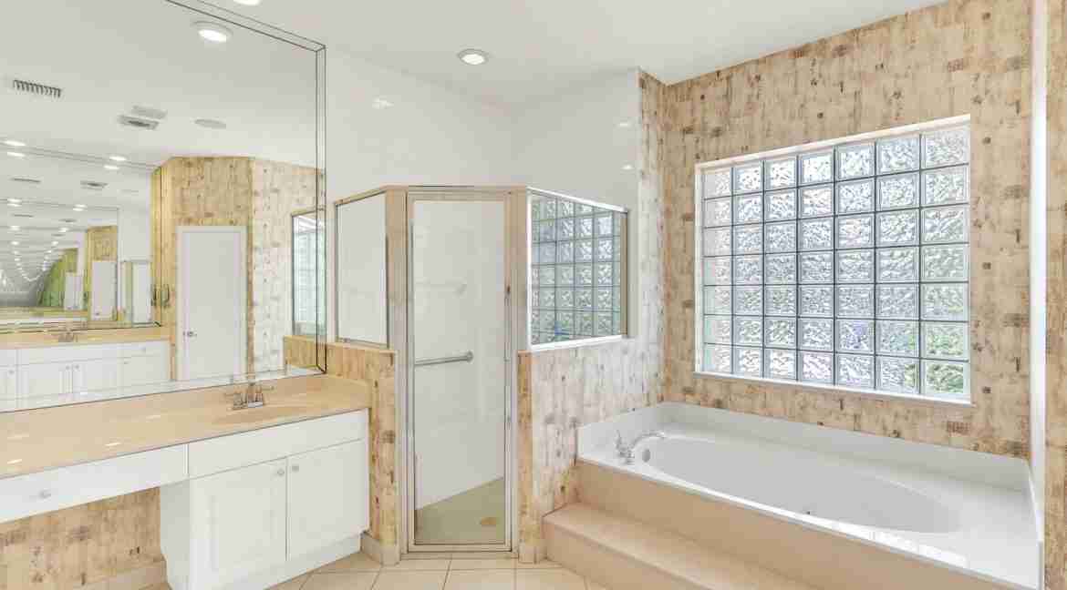 2217_SE_Montrose_Lane-30