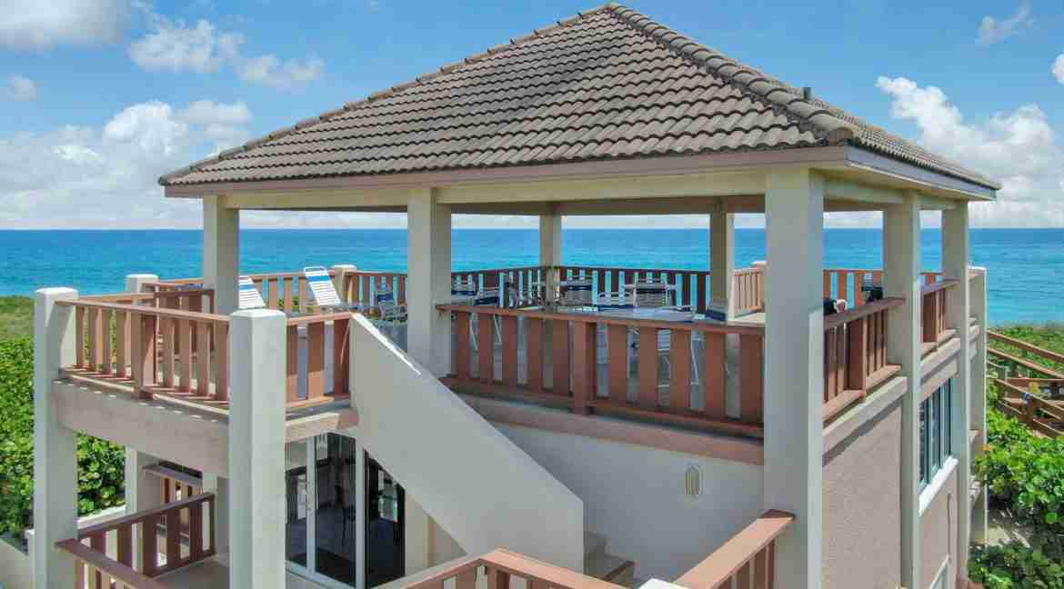 049 - Oceanfront Clubhouse 1 - Hutchinson House