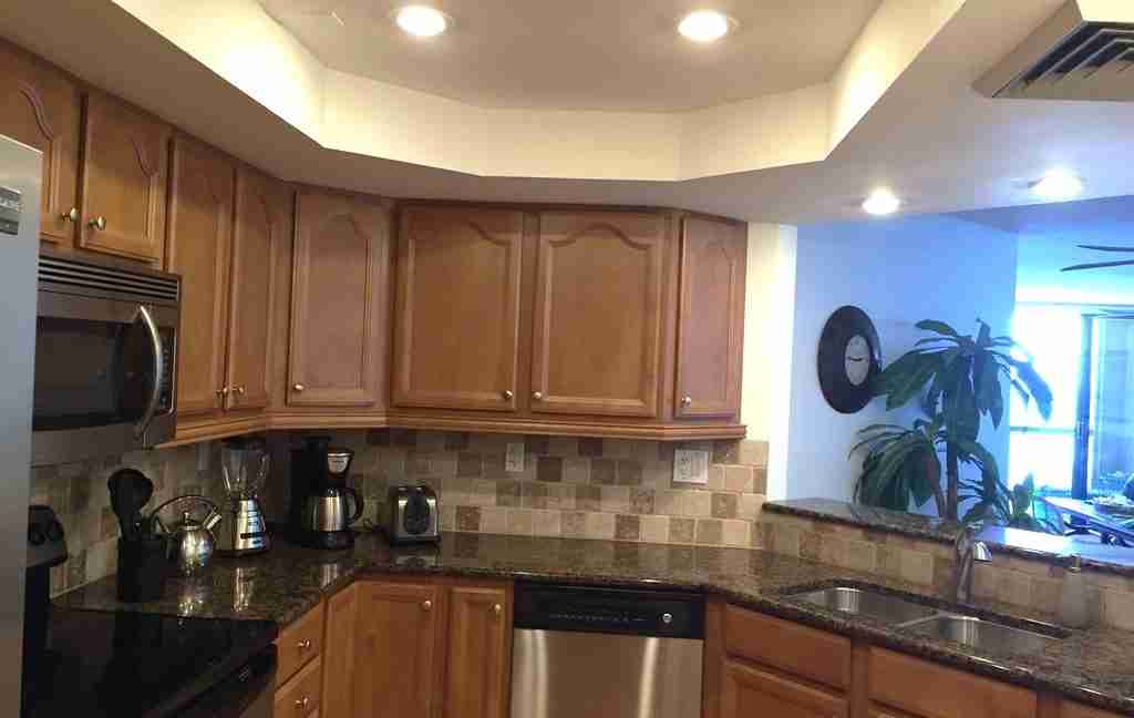 ISLANDIA KITCHEN 2