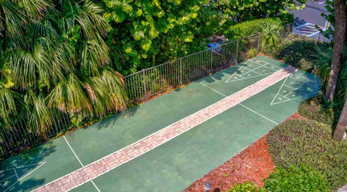 037_-_Shuffleboard_-_Oceanrise