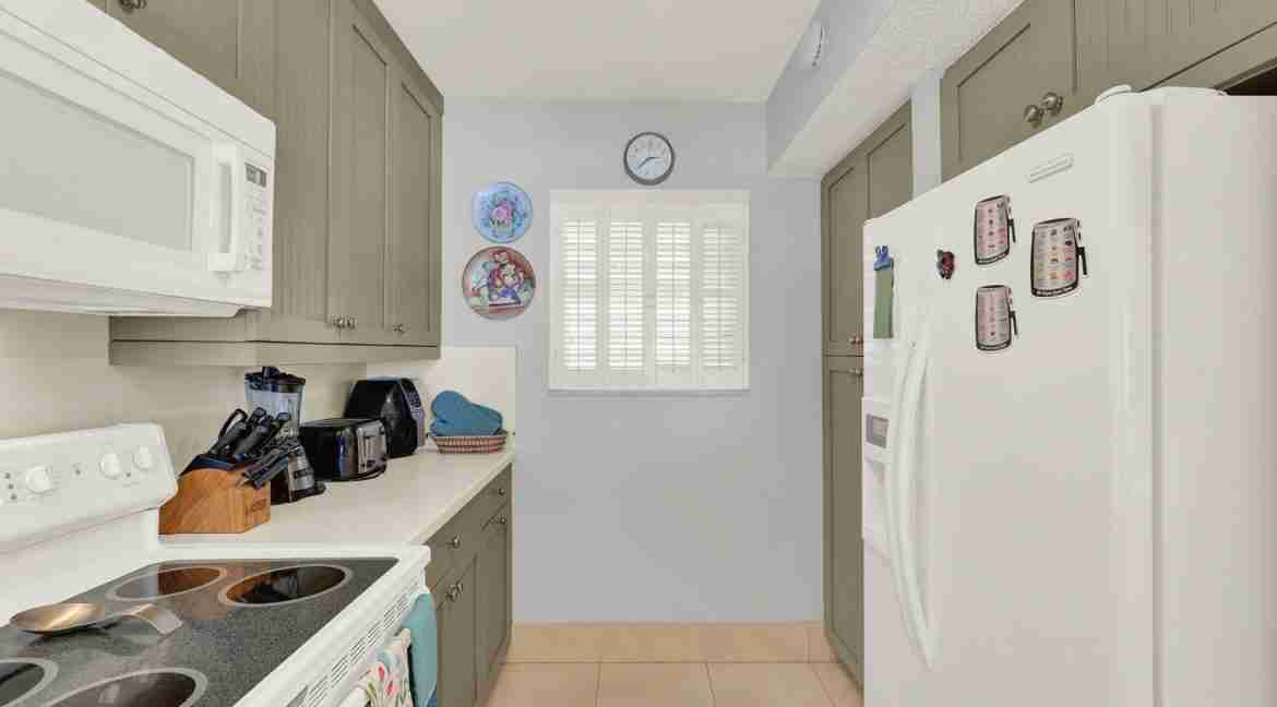 403_Hutchinson_House-15