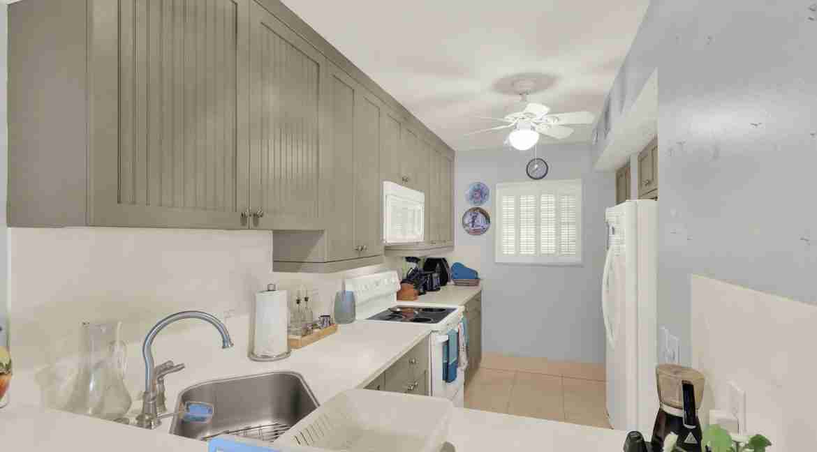 403_Hutchinson_House-16