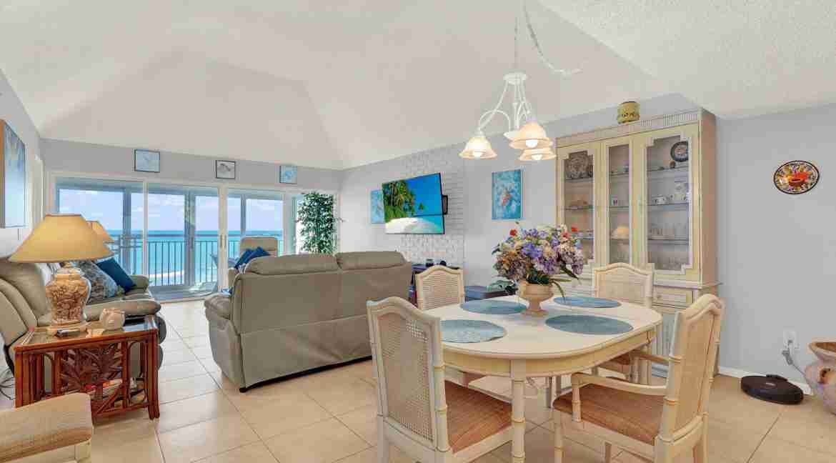 403_Hutchinson_House-17