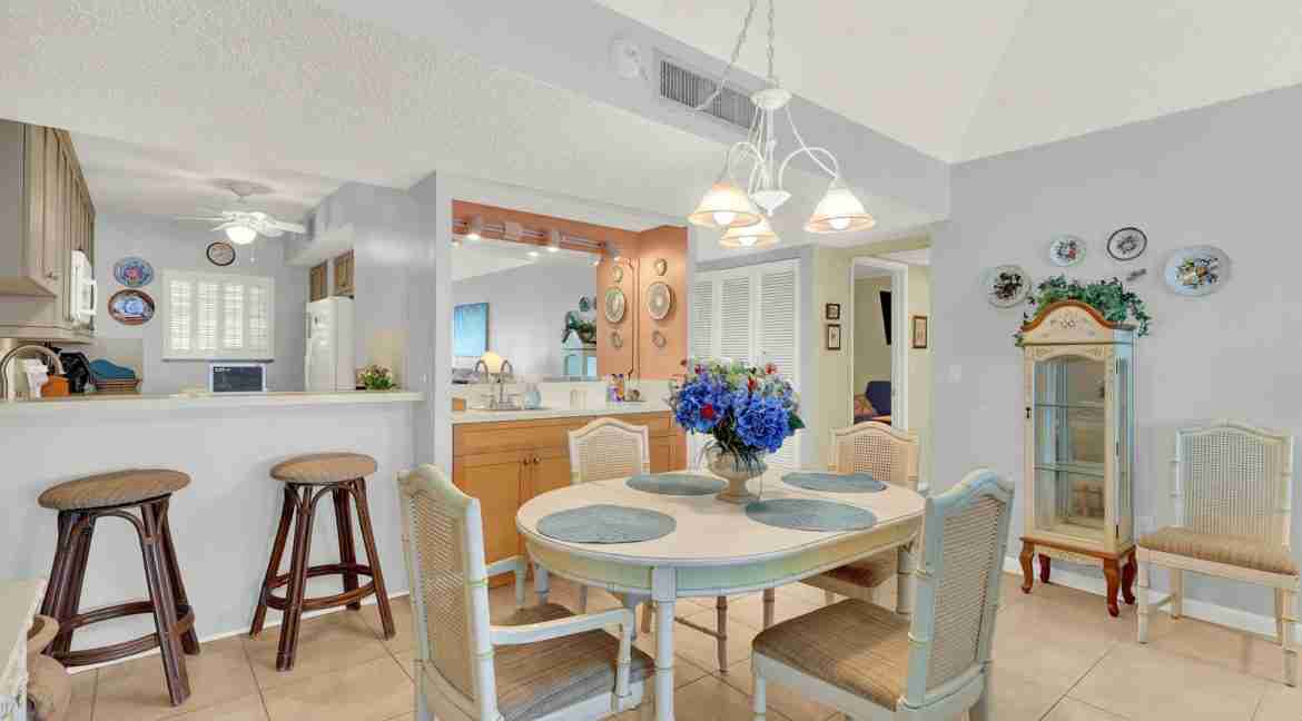 403_Hutchinson_House-19