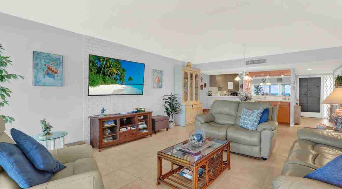 403_Hutchinson_House-23
