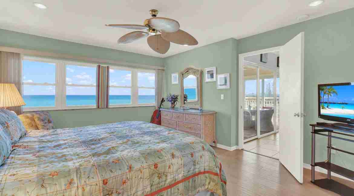 403_Hutchinson_House-25
