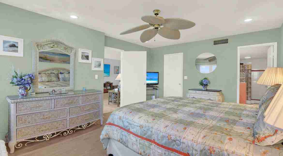 403_Hutchinson_House-28