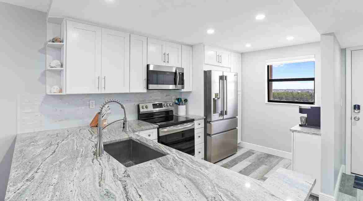 018_-__Kitchen_2