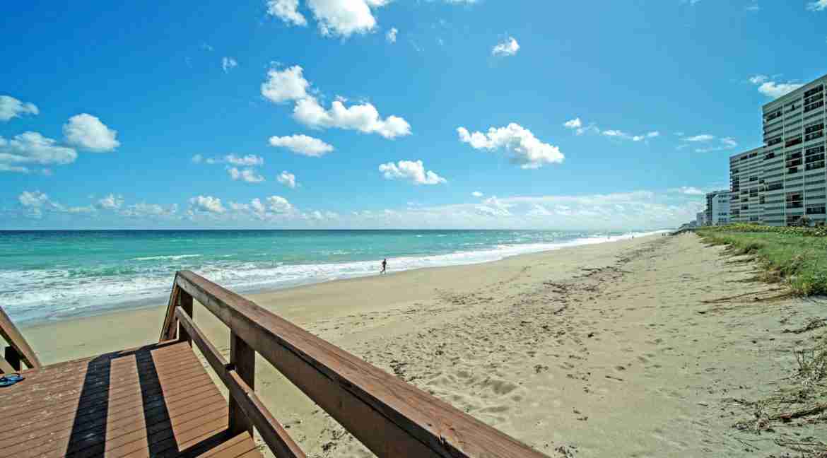 074_-_Beach_Access_4_-_Ocean_Towers