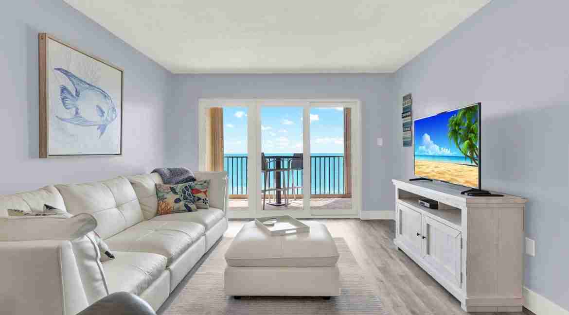 012_-_Living_Area_2