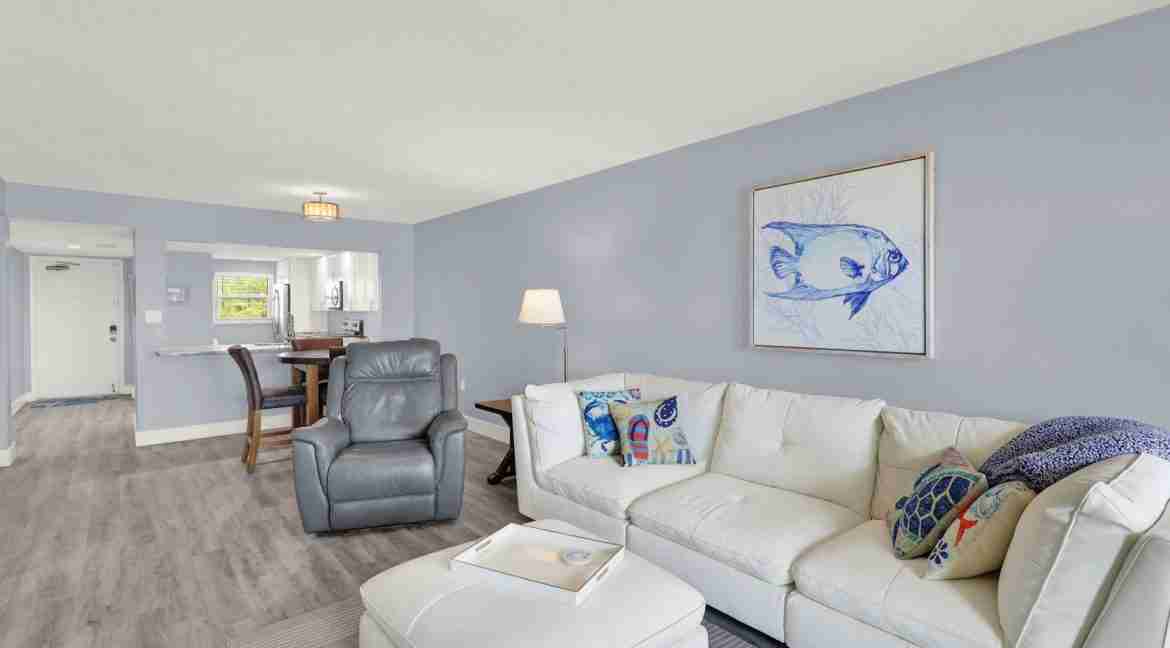 014_-_Living_Area_4