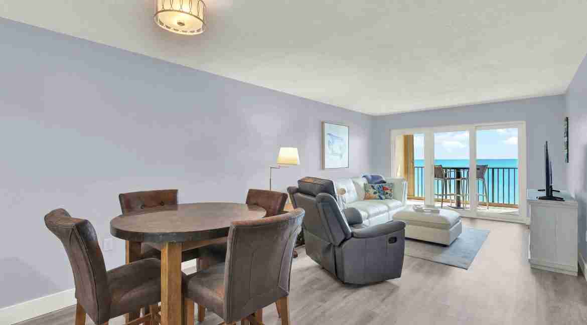 016_-_Living_Area_6