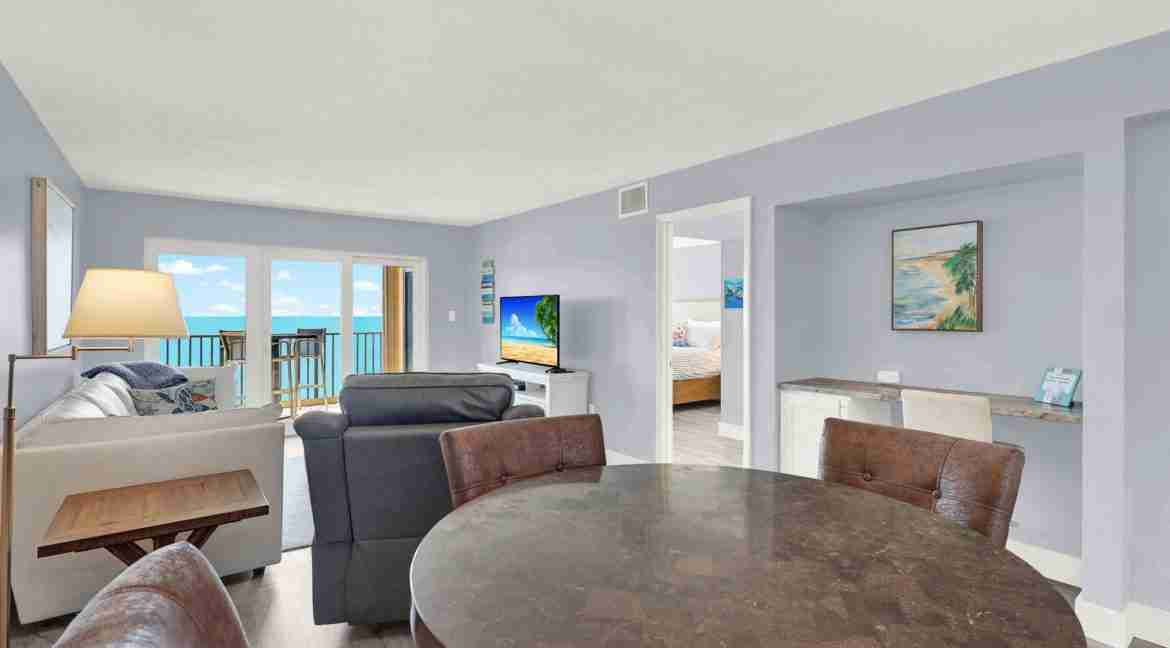 017_-_Living_Area_7
