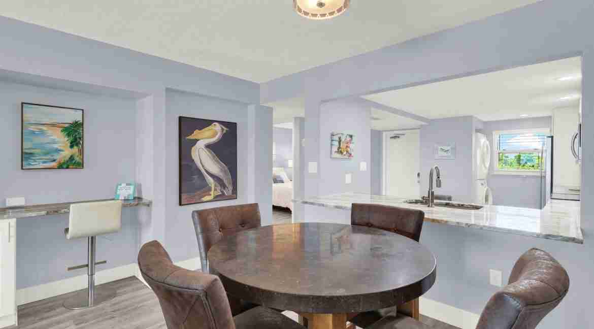 018_-_Living_Area_8