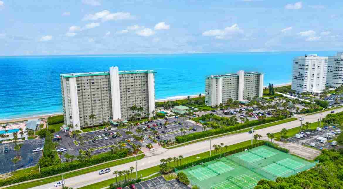Oceana North I & II Courts